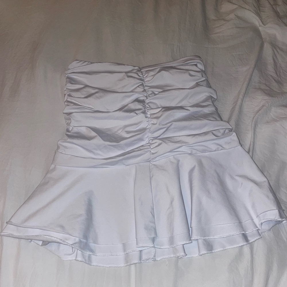 White mini skirt, size medium